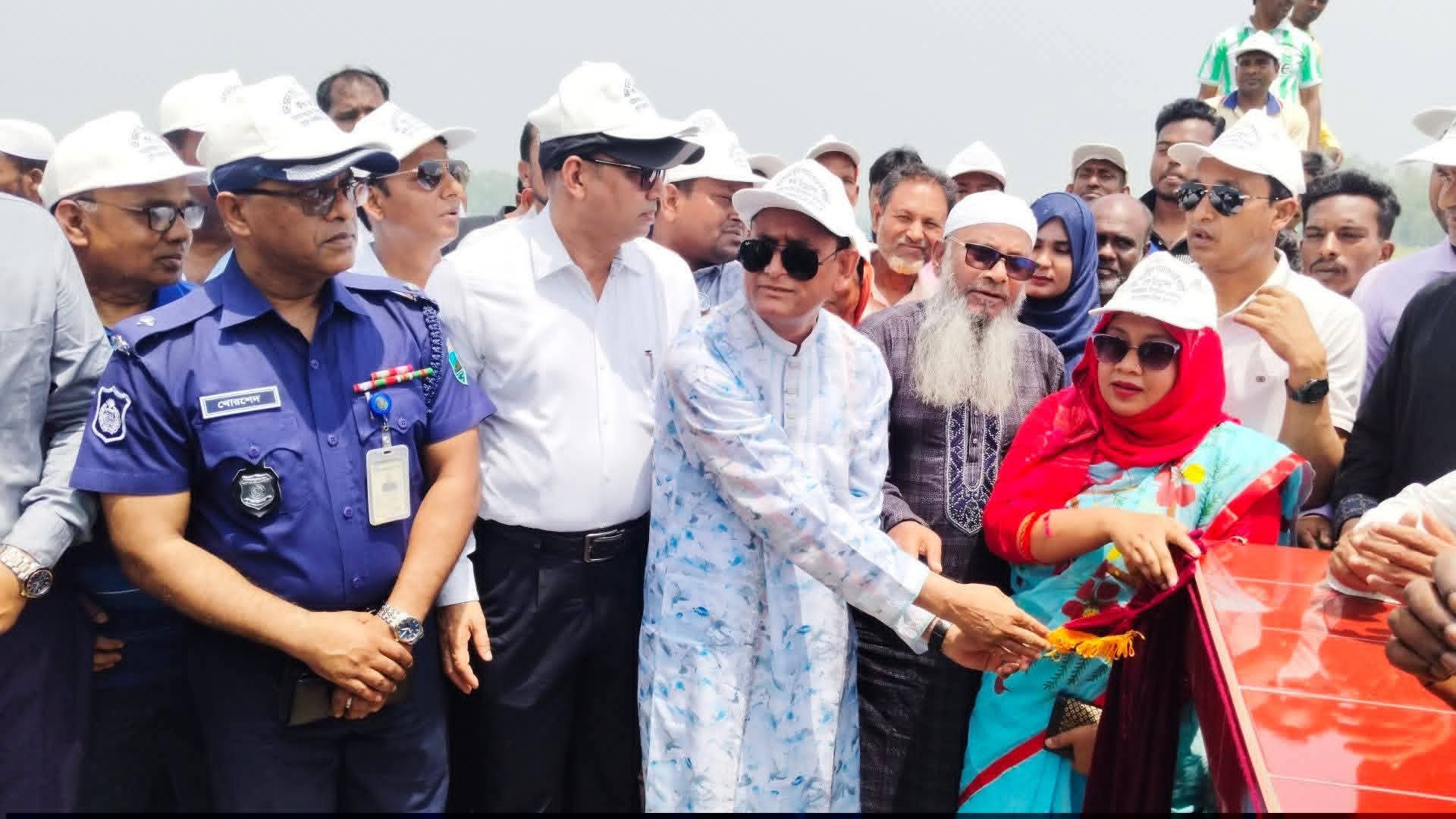 নওগাঁর মান্দায় খাল পুনঃখনন কার্যক্রমের উদ্বোধন